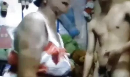 پسر و برنزه MILF عکس کیر لای کون