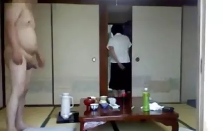 مرد جوان و عکس کیرتوکس متحرک شراب